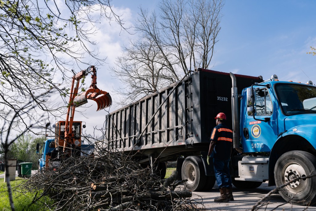 Heavy trash crew in Houston