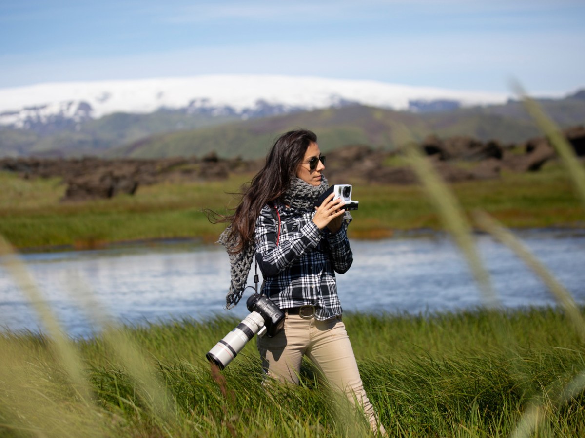 Photographer Marie D. De Jesús takes photos of Iceland's natural scenery.