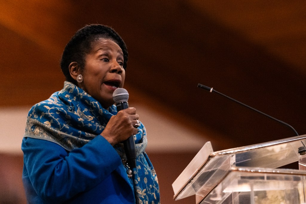 Congresswoman Sheila Jackson Lee gives a speach oppossing the appointment of a new board of managers