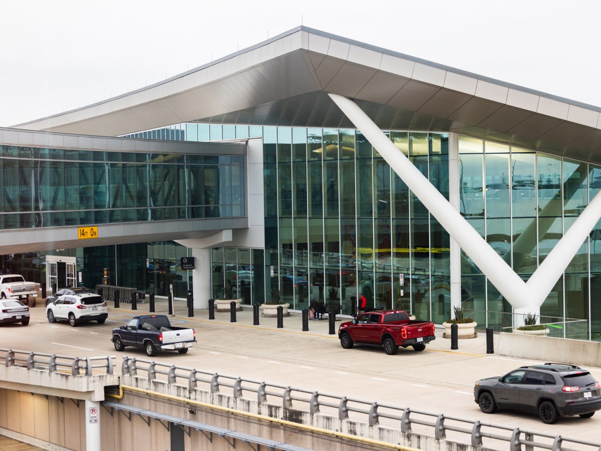 Exterior view of the William P. Hobby Airport.