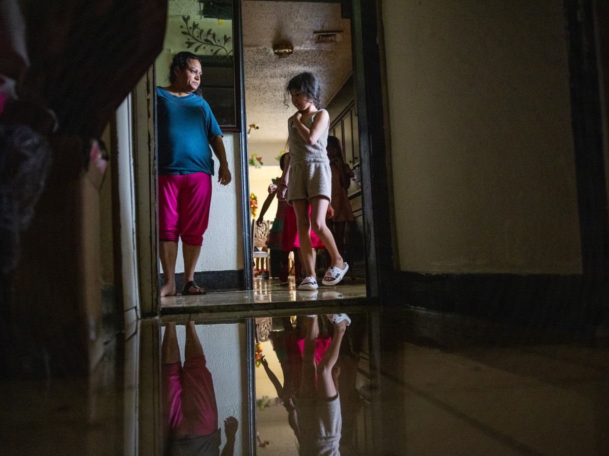 National Weather Service pauses Spanish and non-English services citing a contract lapse