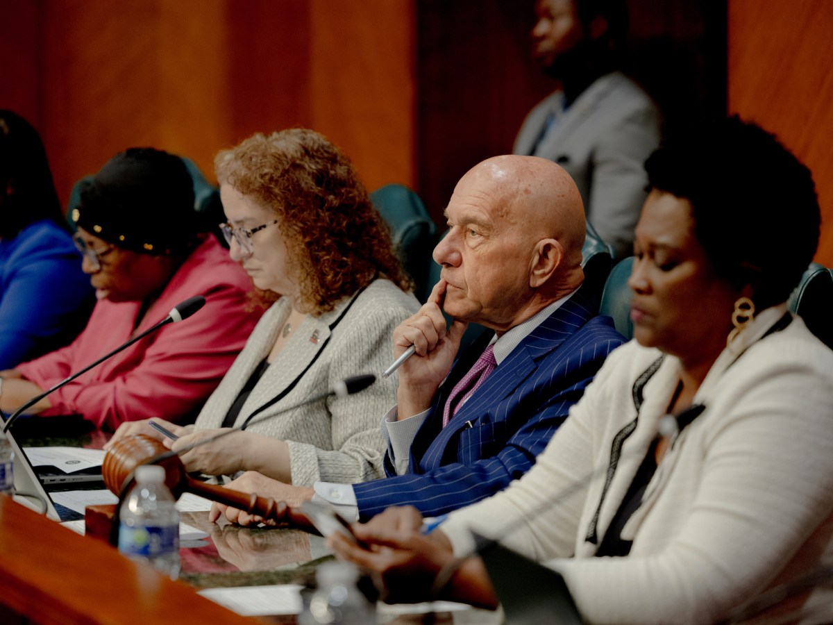 Whitmire unveils $7 billion budget plan that erases deficit, boosts public safety spending